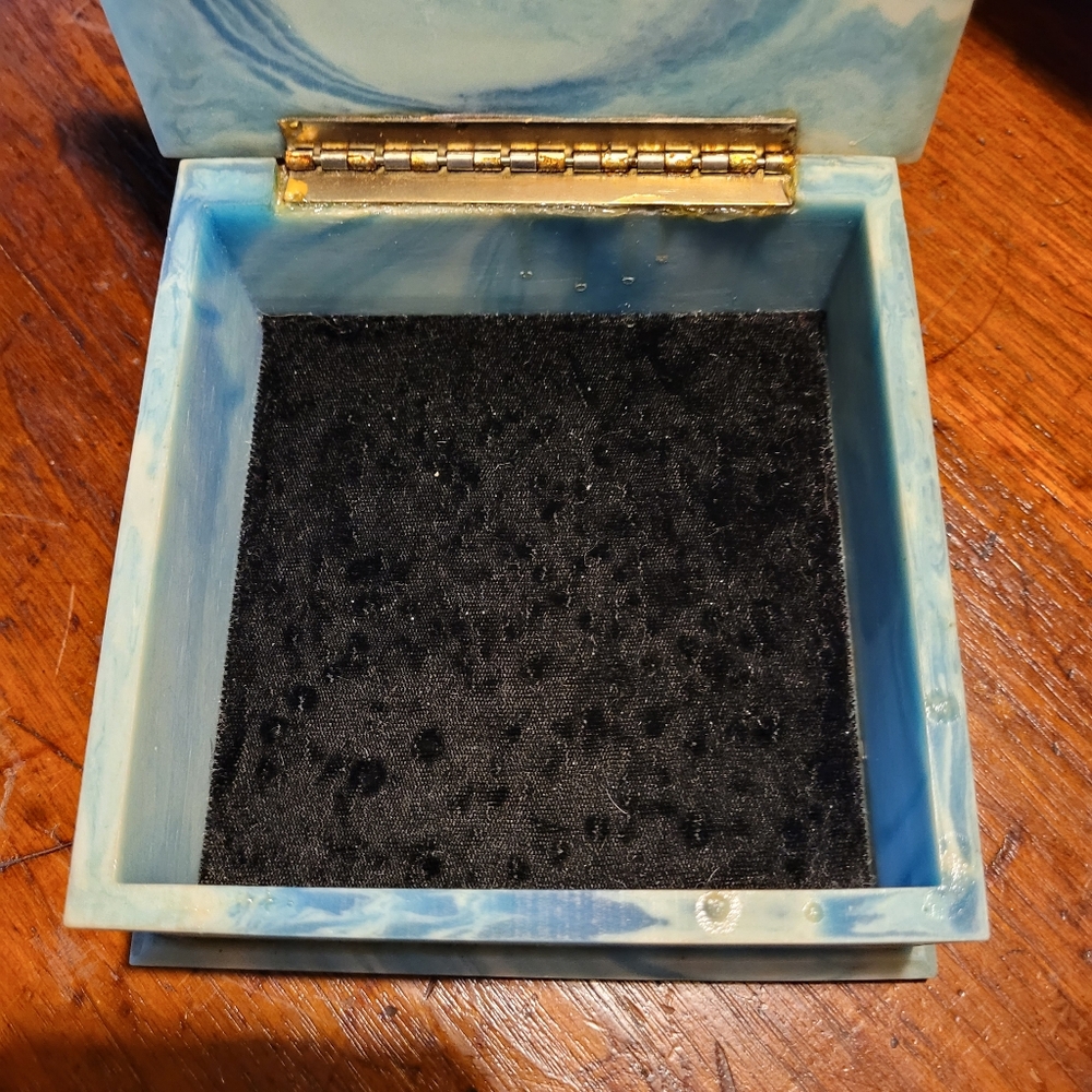 Vintage Onyx Jewelry Box - Picture 4 of 10